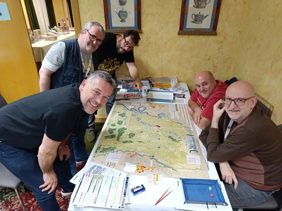 IvanRobla's tweet image. Lunes duro , después de disfrutar mucho en la #batalladores 2025 , lo primero agradecer a @ClubBatallador por la excelente organización de las jornadas , jugué a mucho juegos pero lo mejor fue reencontrarme con muchos amigos y conocer a gente nueva del hobby. Gracias a todos!!!!