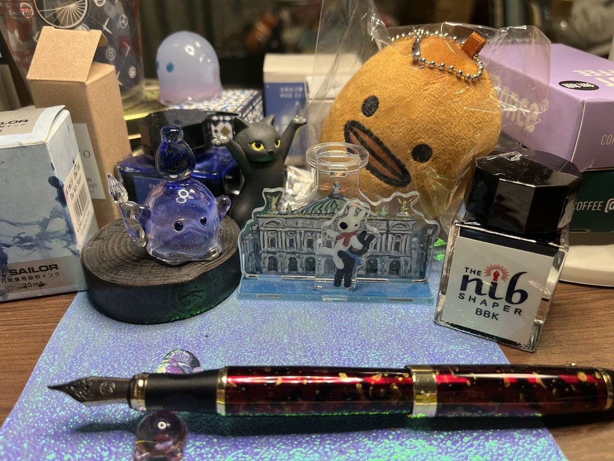 『Ｍ侯爵と写真師』菊池寛
#朝活書写 No.2233
#朝活書写_2233
2025.11.21

#nibshaperbbk 
#青緑愛好連盟
#長刀クロスポイント風
#リサとガスパール
#ネコのペンおき
#carrocro 
#きゃろくろおばけ 
#キャロちゃん
#カステラの赤ちゃん