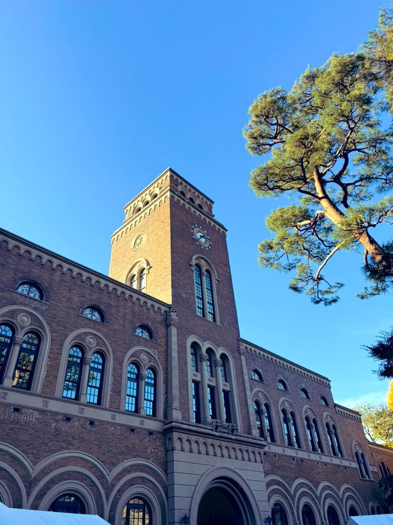 一橋祭に遊びに行きました！
キャンパスの趣きが素敵ですよね一橋大学。

息子も子供向け企画で楽しませてもらいました☺︎

...週2回くらいお仕事手伝ってくれる学生さんとの出会いに期待して名刺持っていったけど機会なかったw