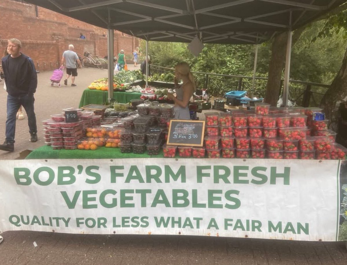 BobDowns14's tweet photo. Supporting British farmers. Do you.? https://t.co/1C9QqctSpX