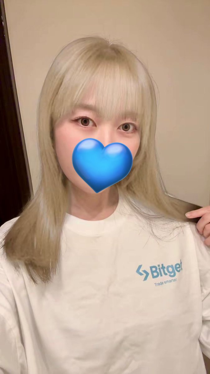rinpro_btc's tweet image. #Bitget 白Tもお気に入り！🩵
背中には「Trade Smarter」🔥

金髪いける？w