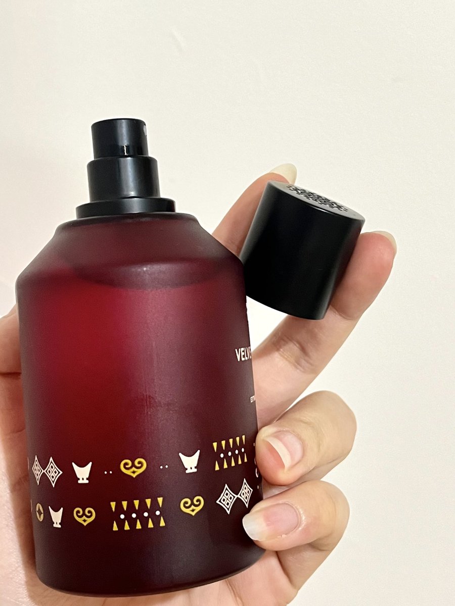 heybogosipeo's tweet photo. pov: pake parfum gourmand tapi gak dimusuhin 

perfect for rainy season🌧️❄️ https://t.co/H682BC2vQz