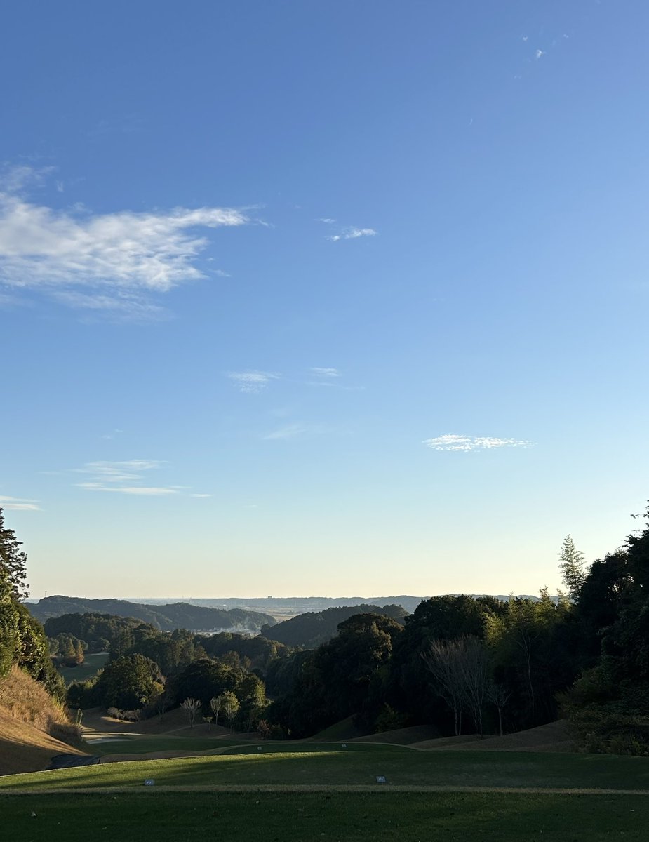 取引先のゴルフコンペ⛳️に参加してきました

が❗️一昨日のライブで頭振りすぎて首の筋肉痛の影響か今年ワーストスコアを更新してしまったのでデプレッシブブラックメタル聴きながら帰ります...😭