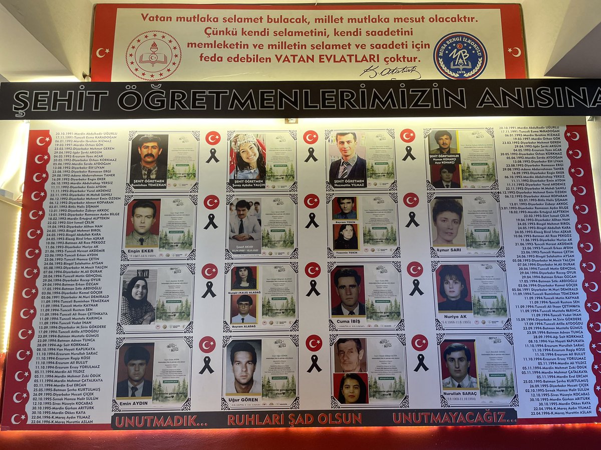 Gençlik Merkezi ailesi olarak Öğretmenler Günü’nü kutlayarak, değerli öğretmenimize olan saygı ve teşekkürlerimizi ilettik.
Gençlerimize yol gösteren, ilham veren ve emekleriyle geleceğe ışık tutan tüm öğretmenlerimizin bu özel gününü yürekten tebrik ederiz.#gsbgm #tarsusgm