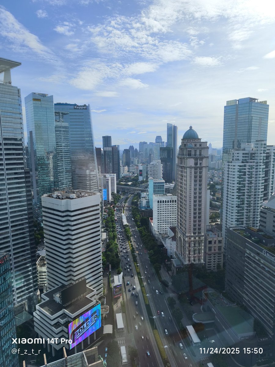 f_z_t_r's tweet image. Selamat sore, jangan Lupa bahagia.