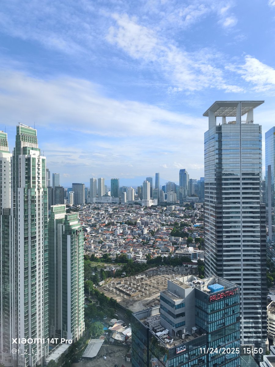 f_z_t_r's tweet image. Selamat sore, jangan Lupa bahagia.