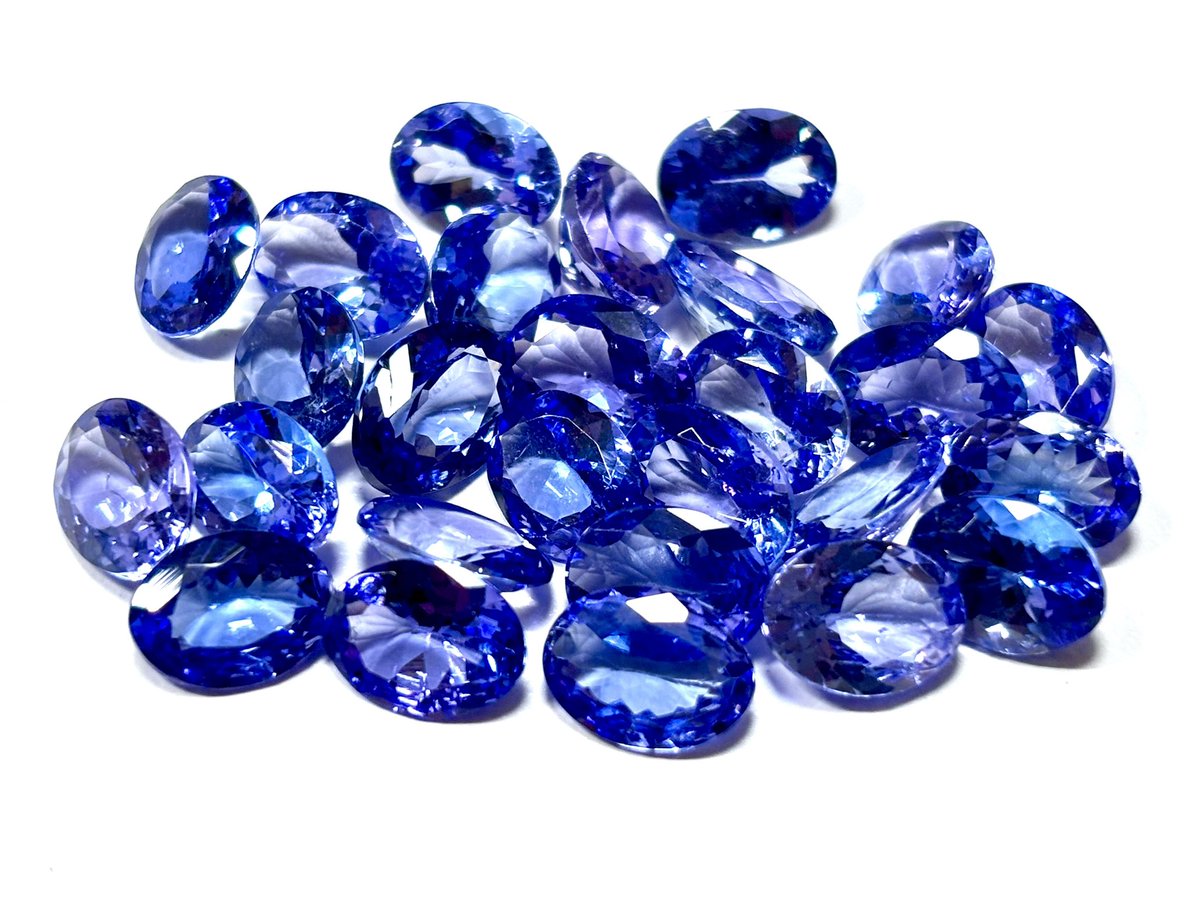 Loose0001T's tweet image. 【出展記念プレゼント❺🎁】

たからいしルースは
11月28日（金）〜30日（日）
たからいし販売会in札幌を開催いたします㊗️🎉

出展を記念して「タンザナイト」を2名様にプレゼント！

【応募方法】
①フォロワーになる
②このポストをリポスト&amp;amp;いいね

30日締切。
当選者へ翌日DMします！