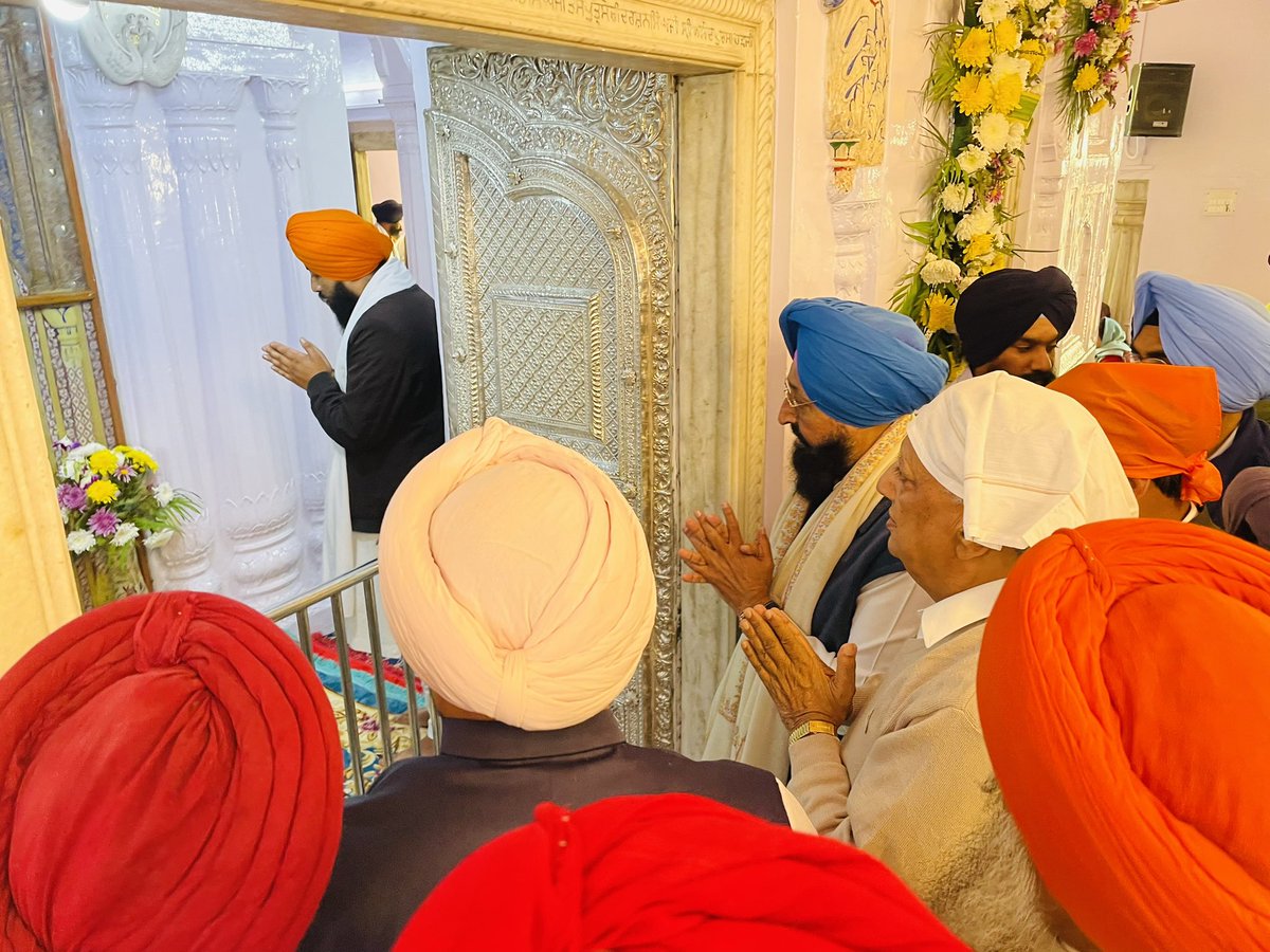 Partap_Sbajwa's tweet image. Paid obeisance at Gurdwara Sri Sis Ganj Sahib in Anandpur Sahib on the 350th martyrdom anniversary of Sri Guru Tegh Bahadur Ji. His unparalleled sacrifice for an egalitarian and just society, and his steadfast commitment to protecting pluralism, remains a timeless beacon.