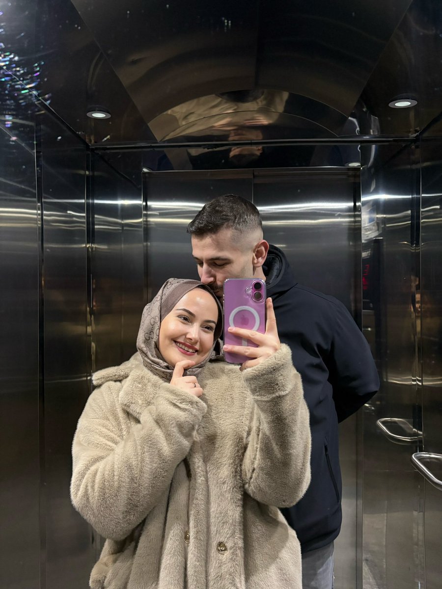 Seninde  öğretmenler günün kutlu olsun canım kocam benimmm sevmeyi sevilmeyiiii hep senden öğrendim 😍🌹❤️🌹🌺 #öğretmenlergünü #öğretmen