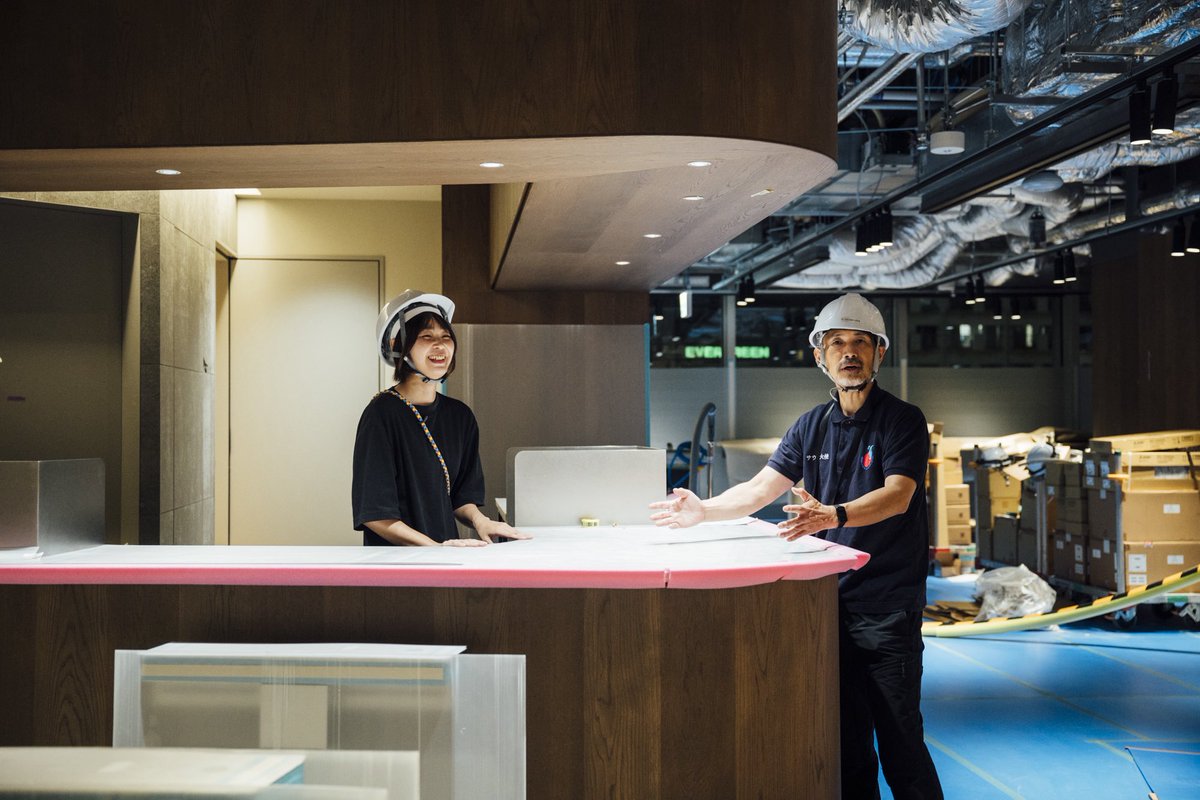 TAKANAWA_SAUNAS's tweet photo. 開業前の高輪SAUNAS探訪 - フロント

ーーー

タナカカツキ氏
「みなさまを気持ちよくお出迎えできるように...
いざ、思考の向こう、感覚の中へ！」

#高輪SAUNAS https://t.co/QAwFYOAWle