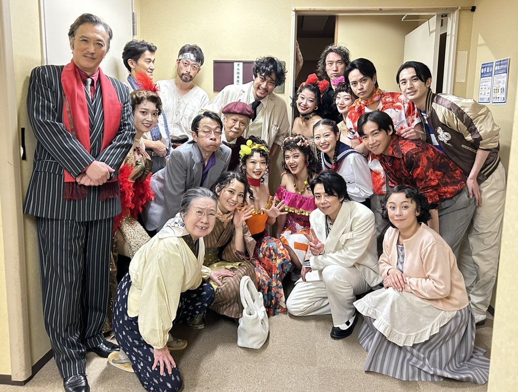 asami_matsui's tweet photo. 明治座千秋楽ありがとうございました❣️
本当に沢山の方に観ていただけて、そして、知っていただけて、とっても嬉しかったですし、本当に楽しかった日々でした✨
まだまだ御園座、新歌舞伎座と続きます！
是非、観に来てください🪽

#醉いどれ天使 https://t.co/yFN030O43p