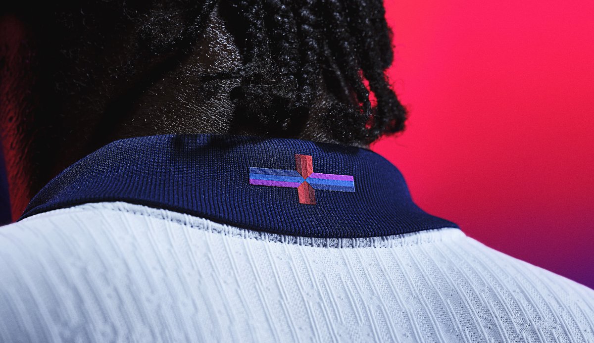 churnwell's tweet image. So it&apos;s okay for you to change the flag, but when Nike did this it was woke. I really hope whoever is responsible for this is convicted for treason and deported.