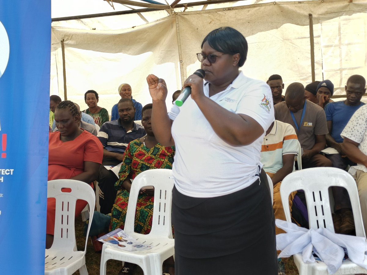 huzairu_nyanzi's tweet photo. Miss. Mulungi Irene the lead facilitator of the dialogue say girls are the most affected when it comes so to #pseah due to their weakness, power imbalances 

#reportseah https://t.co/0UyMIaAX7x