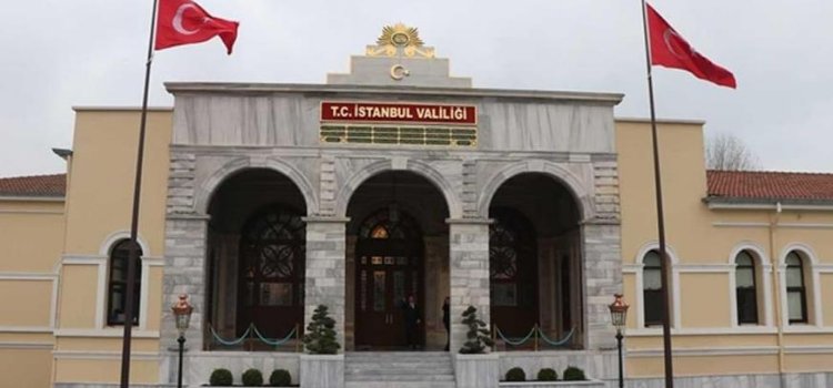 🚨 | #SONDAKİKA İstanbul Valiliği kararıyla;

Sağlık ve eğitim kurumları, havalimanları, ibadethaneler, park, bahçe ve yol kenarları ile çocuk oyun alanlarında sahipsiz köpekleri kontrolsüz beslemek yasaklandı.