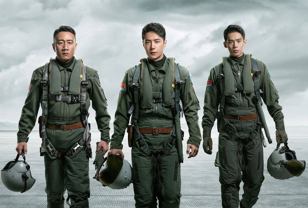 📺放送 #ザ・シネマ
┏　　　　　　　　　　　　┓
　#火曜吹替ロードショー🎦
┗　　　　　　　　　　　　┛
📅明日11/25(火)⏰21:00は
🎬『(吹)ボーン・トゥ・フライ』

ワン・イーボー #立花慎之介
ユー・シー #岩崎諒太

お楽しみに✨
👉thecinema.jp/program/07085