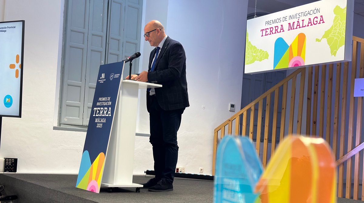 InfoUMA's tweet image. UMA y @diputacionMLG entregan sus #Premios Terra 2025, que distinguen a los mejores 🎓 TFG, TFM y tesis doctorales centrados en el desarrollo social y económico de #Málaga. 

¡Enhorabuena a los premiados! 👏
#TalentoUMA