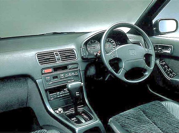 MAEGAMIHASEIAKA's tweet image. #滅多に見かけなくなったクルマ選手権
ホンダの数少ない4ドアハードトップの
アスコットイノーバ