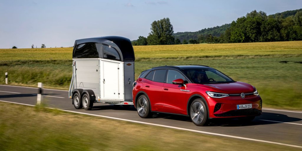 Les voitures électriques utilisées comme véhicules tracteurs restent encore peu répandues. Le TCS a examiné cinq modèles et dresse un bilan positif. 🚗 En savoir plus 👉 brnw.ch/traction_des_v…

#myTCS #TouringClubSuisse #VoitureElectrique