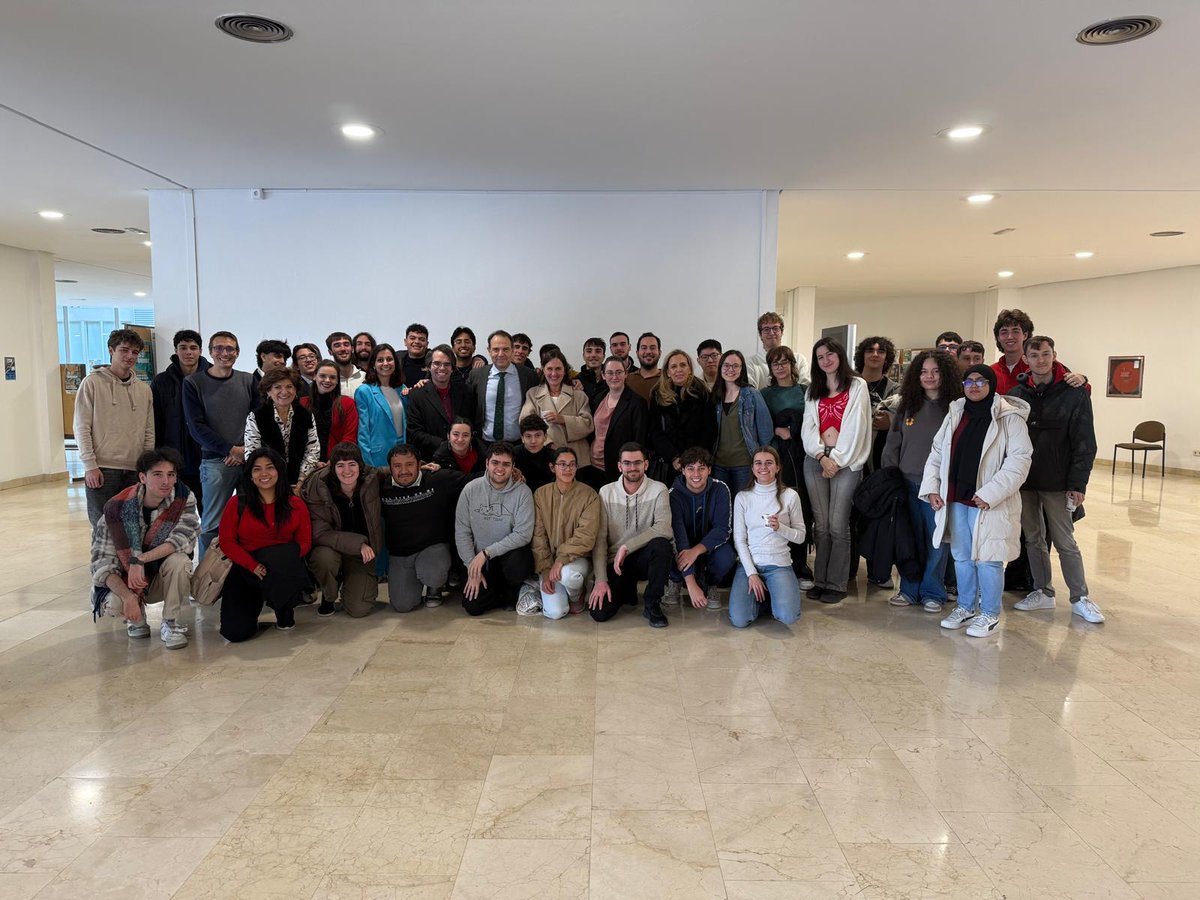 La_UPM's tweet image. La semana #UPMConecta llegaba a su fin el viernes con una última tanda de actividades y una chocolatada con la presencia de nuestro rector, Óscar García Suárez.
¡Te esperamos en marzo en la próxima edición!
#somosUPM #nosoloingenieria