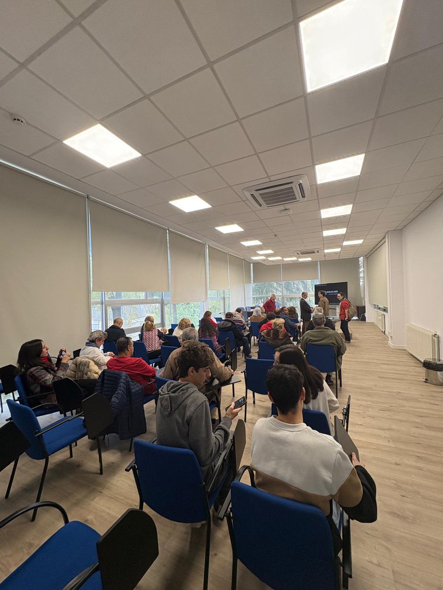 La_UPM's tweet image. La semana #UPMConecta llegaba a su fin el viernes con una última tanda de actividades y una chocolatada con la presencia de nuestro rector, Óscar García Suárez.
¡Te esperamos en marzo en la próxima edición!
#somosUPM #nosoloingenieria