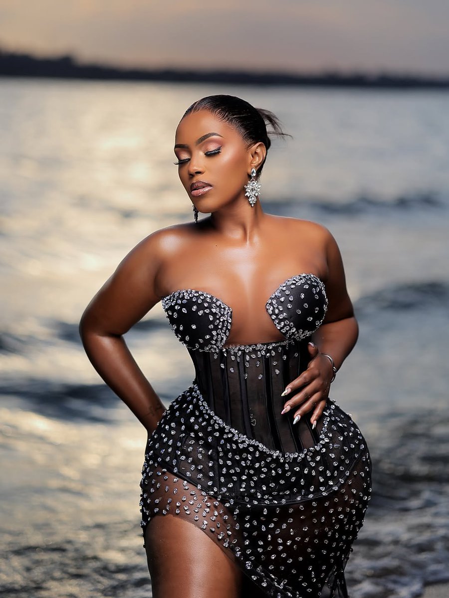 <a href="/GalaxyTVUg/">Galaxy TV Jikonkone</a> #GalaxyRequest pliz drop me #TimeTemala by Grammy Nyashlicious maam <a href="/gloriabugie1/">GLORIA BUGIE</a> out to <a href="/banxtony2/">Tony Banx</a> <a href="/AbleAinama80038/">ABLE GUNTER 256</a> am at #HimaxGardensNabweru