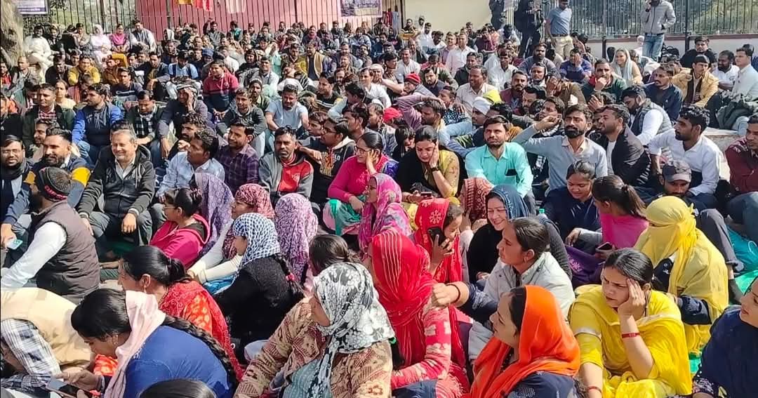 पार्ट:- 6 भरतपुर 
सीएम साहब आ रहे हैं युवा मित्र भरतपुर। 
ये वही युवा मित्र हैं जो 72 दिन के संघर्ष के दौरान अटारी पहुंचे थे, यही युवा मित्र फिर से भरतपुर पहुंच रहे हैं जल्द ही। 
#हल्ला_बोल_प्रदर्शन_रैली 
 <a href="/BhajanlalBjp/">Bhajanlal Sharma</a> <a href="/RajCMO/">CMO Rajasthan</a> <a href="/BJP4Rajasthan/">BJP Rajasthan</a> <a href="/ManiSharrma/">Mani Sharma ( NDTV )</a> 
<a href="/RinkusainiSain3/">RINKU JARWAL</a>