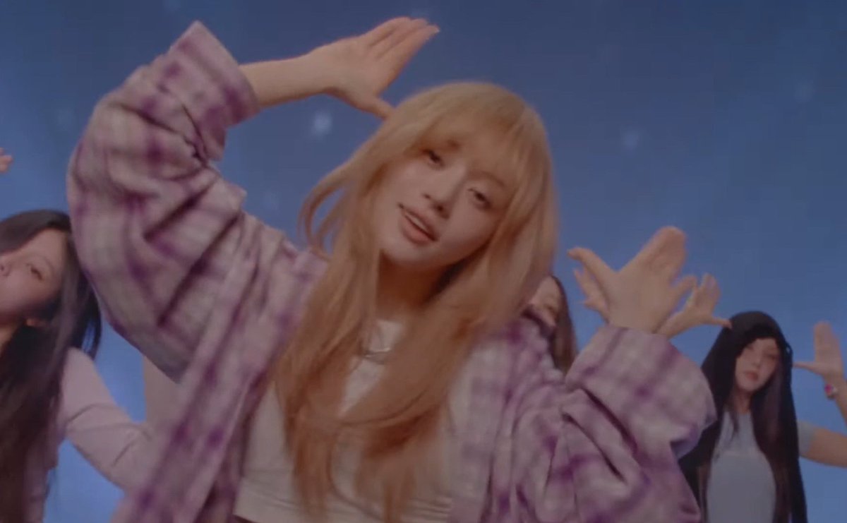 minjunetic's tweet image. I'M SO FUCKING DIZZY WTF BLOND MINJU 😭😭😭😭😭😭😭😭