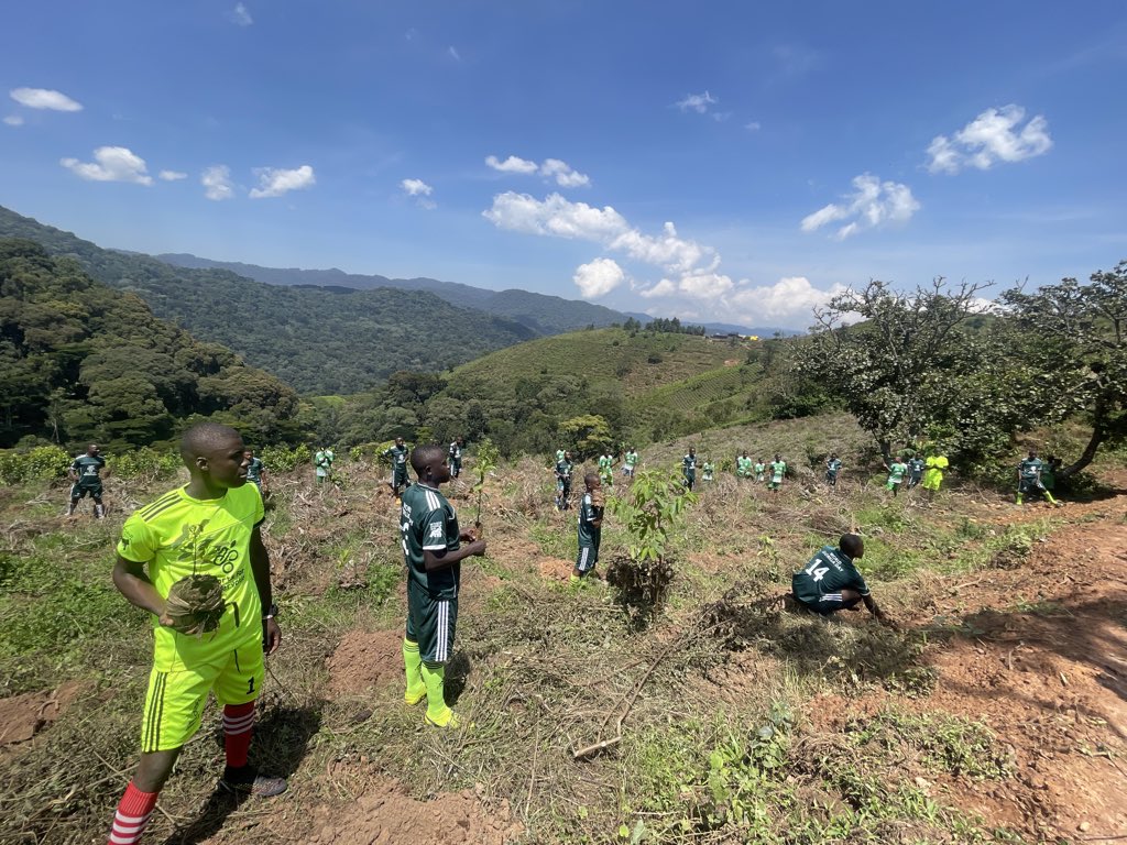 Sport for Conservation⚽️🏀

An initiative by <a href="/ChangeBwindi/">Change A Life Bwindi</a> that uses SPORTS to draw people in and spark conservation interest

Creative approaches like these turn conservation from a distant idea into an active, exciting experience that people can own and champion

<a href="/KaribuTravel/">Karibu Travel Magazine</a>