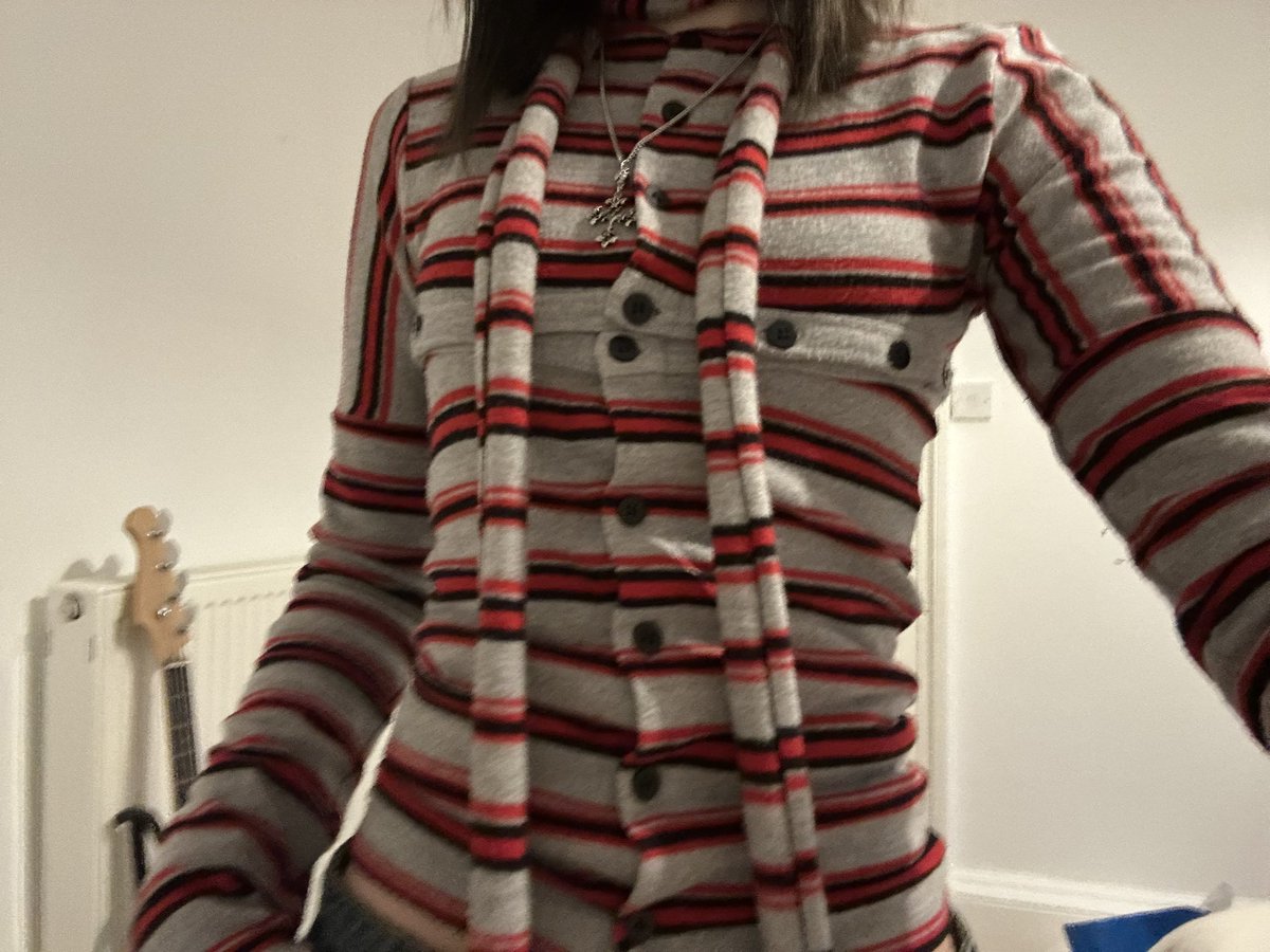 engdus's tweet image. my pronouns are she because i’ll never be her