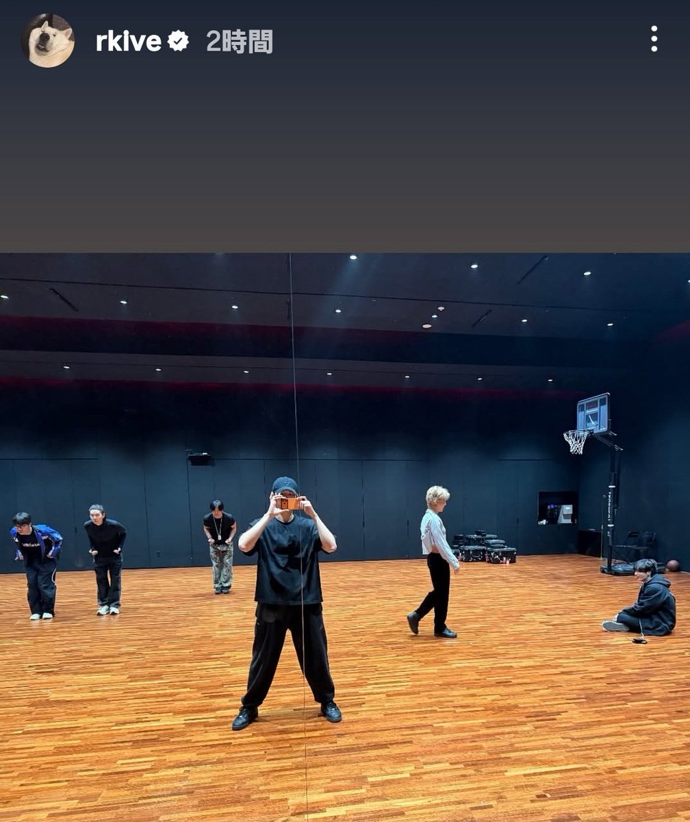 UNIJUNOT's tweet image. ユンギだぁ😭😭😭
ジン、ホビ、テテはいないかな
カムバに向けて本格始動な感じが良い～💜
#BTSis7