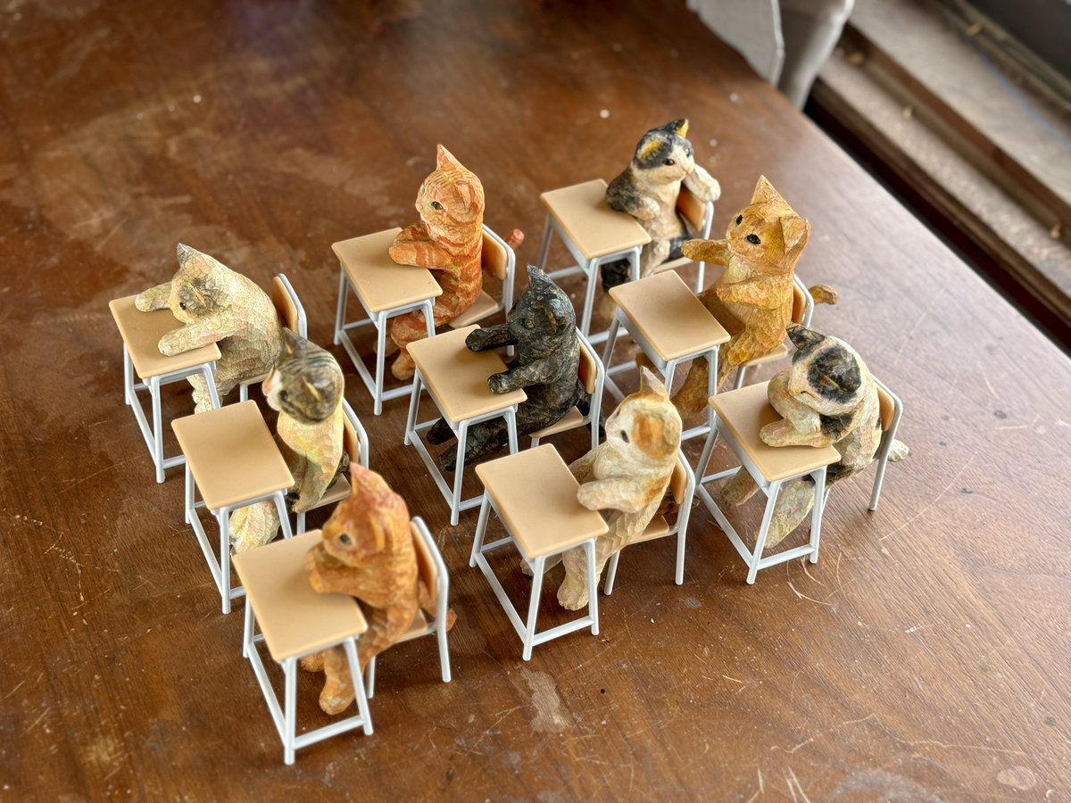 インフルエンザが流行っていますが、元気に登校できた猫たち。