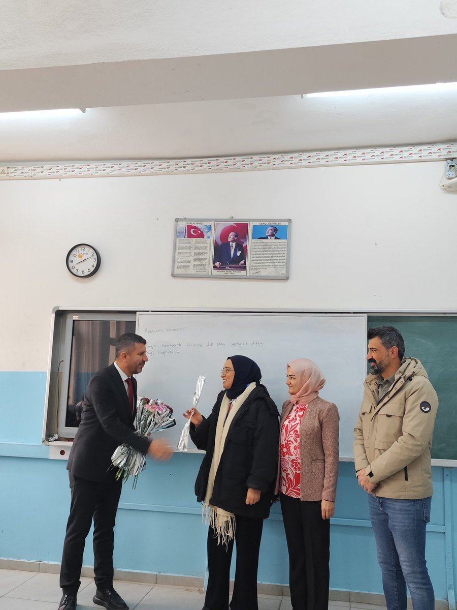 Dünyanın en değerli Mesleği olan Öğretmenlik.Emek sabır, fedakarlık ve hakı ödenemeyen meslek.Öğretmenler günümüz kutlu olsun.24/11/2025 <a href="/Diyarbakirmem/">Diyarbakır İl Millî Eğitim Müdürlüğü</a> <a href="/bismilmem/">Bismil İlçe Milli Eğitim Müdürlüğü</a>