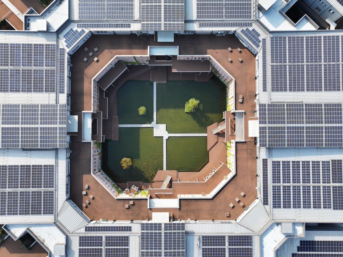 Joyea_Packaging's tweet image. JOYEA Central Lake isn’t just a scenic spot — it’s a self-sustaining rainwater system! 💧🏞️Rainwater collects, filters naturally via sand pools, recycles. ♻️✨JOYEA weaves sustainability into all we create.
#Sustainability #RainwaterReuse #EcoDesign #GreenManufacturing #JOYEA