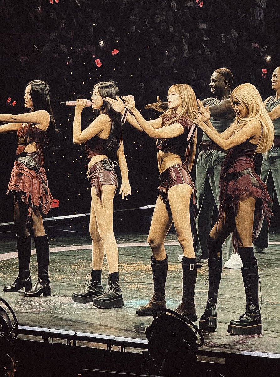 pinksview's tweet photo. biggest group https://t.co/yfz5RggezL
