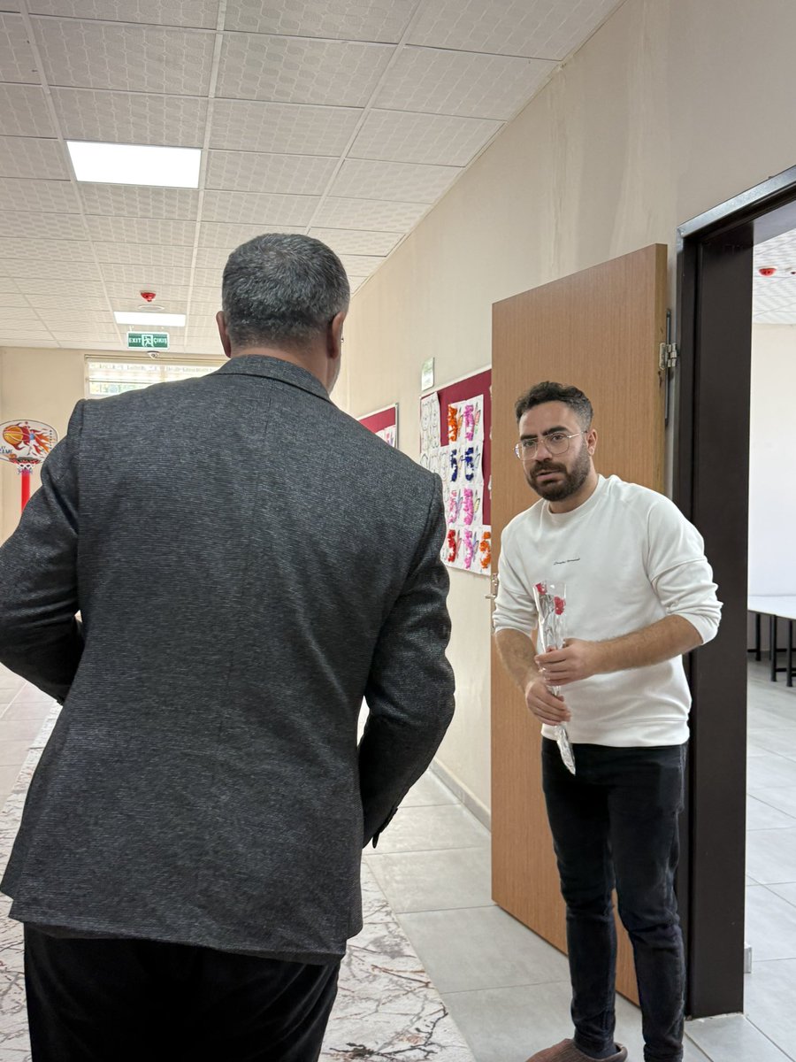 yusufaslan_02's tweet image. “Ak Yol Derneği ve yönetimi olarak, Öğretmenler Günü münasebetiyle Adıyaman–Kahta Şehit Şükrü Özmen Anaokulu’nu ziyaret ederek değerli öğretmenlerimizin Öğretmenler Günü’nü tebrik ettik.”