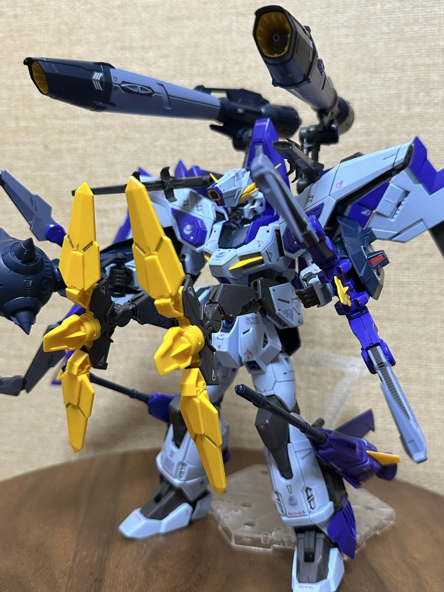 PARA_89314_'s tweet photo. ブーストレイダー完成👏

なんだこの詰めるだけ詰めました感😂
公式がここまでするの珍しい🤭

THE悪役 たまりません🤤

👇👇👇変形は下へ

 #ガンプラ 
 #ガンプラ初心者 https://t.co/tEqJMiTrDw