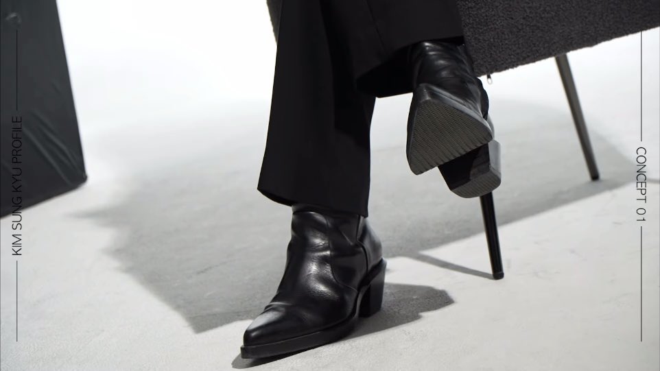 428leaf's tweet image. 손 발은 이런데 표정은
뀨