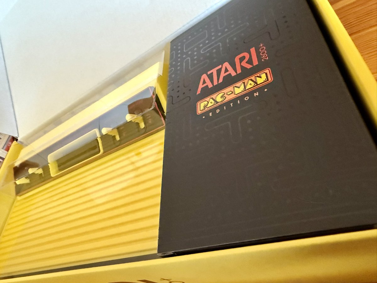 turk182es's tweet image. Merci @THMMagazine pour ce magnifique cadeau 😍
Et en plus elle est compatible avec les cartouches originales #Atari 🙌🏻
Bonne semaine les amis !
#Retroblog #Retro #Retrogaming #oldies #Console #Jeuxvideo #Videogames #PacMan @AtariFrance @atari