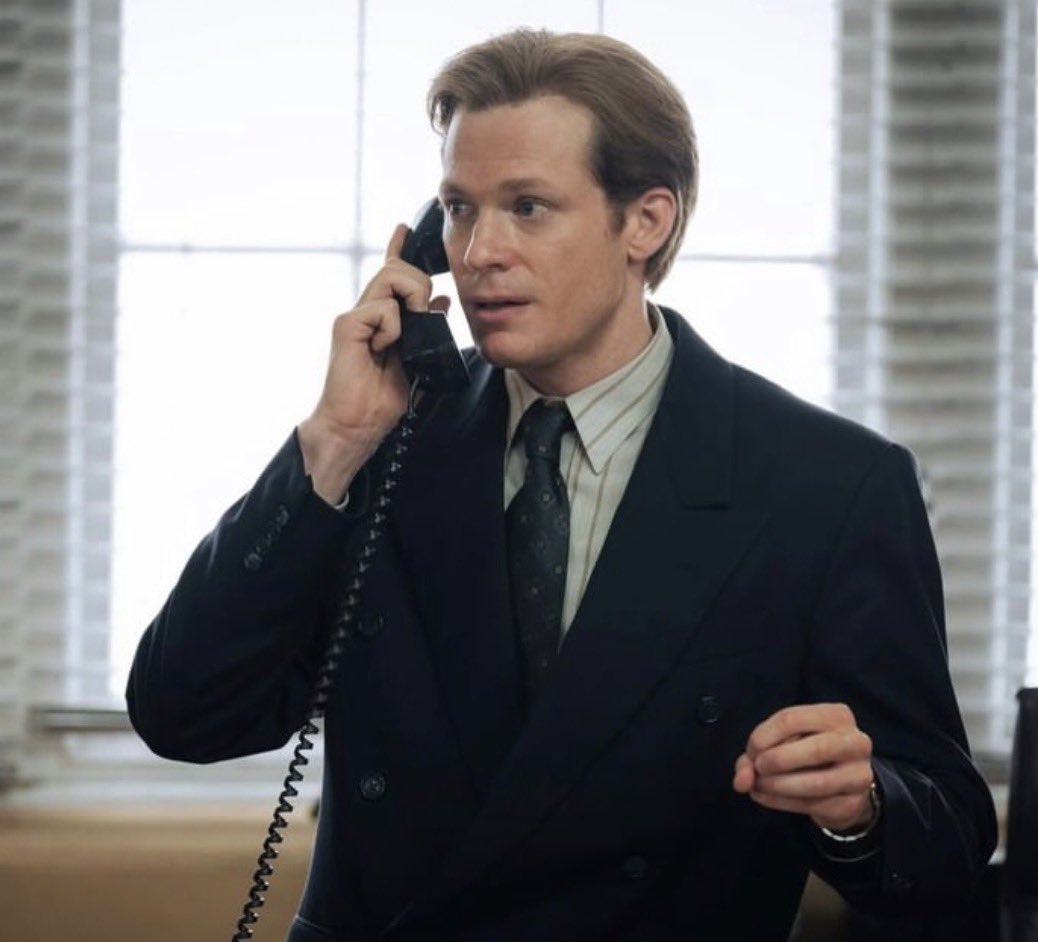 streidupdates's tweet image. #TheNewsreader is now streaming on @NetflixUK!