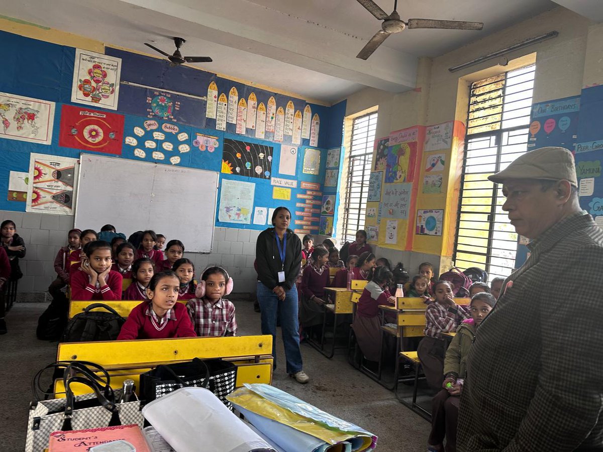 dietppnwb2's tweet image. *Vidyanjali Utsav*
MCPS Sector-24(1) Rohini
Activity:- How we can live healthy without medicine 
District:- NW B-II 
Volunteer:- Mr.Satyendra Yadav Singh 
UDISE:- 07010402510
HOS:-Geeta Rani
VI:- Ms. Rubbi
CRCC:- Mr.Sunil Goel
#JoinVidyanjali 
#NEP2020