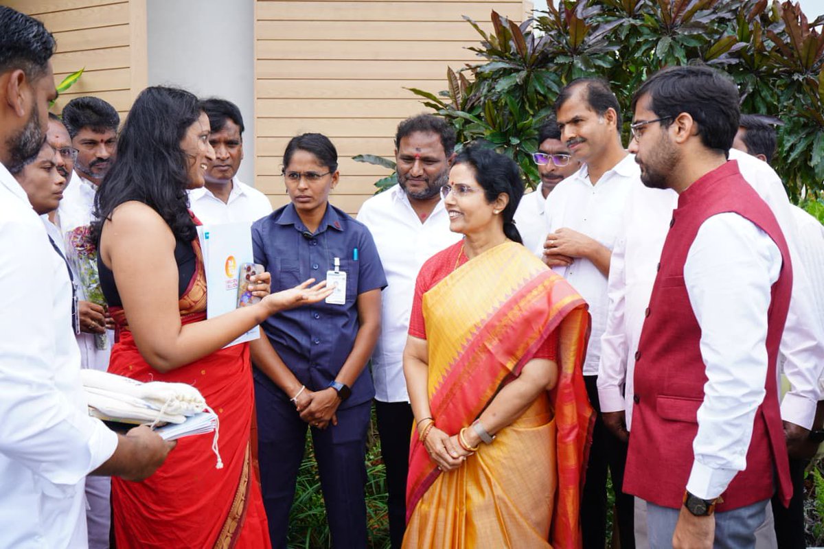 ManagingTrustee's tweet photo. It was a pleasure to interact with the @Activate1M1B team, a UN-accredited organisation doing meaningful work with young people.
I was glad to flag off the 1.5 Matters Climate Action Movement in Kuppam, the first place in India to launch this initiative.

We also announced the 1M1B Green Internship in Kuppam, supported by AICTE and Salesforce, giving students hands-on experience in sustainability and tech skills.

My best wishes to the entire 1M1B team.
I hope the youth of Andhra Pradesh make full use of these opportunities and build successful careers that contribute to society.