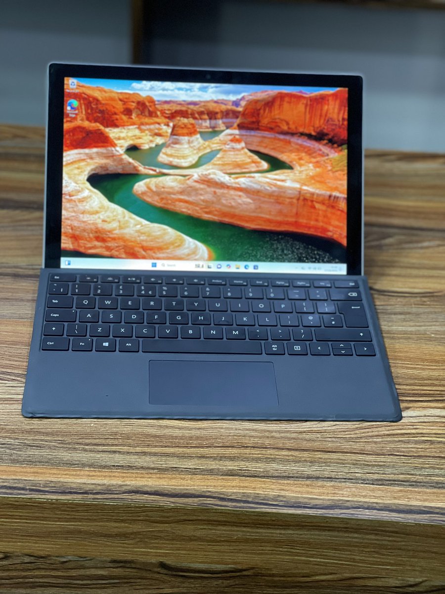 modernrow_games's tweet image. Microsoft Surface Pro 5

7th Gen  Core i5 7300U 
2.6 GHz Base @ 4CPUs
8GB  RAM || 256GB SSD  
12.3” PixelSense™️ Display
Resolution: 2736 x 1824 (267 PPI) TOUCHCSREEN || Inbuilt modem
Detachable Keyboard with Light

🌹Ghc 3100