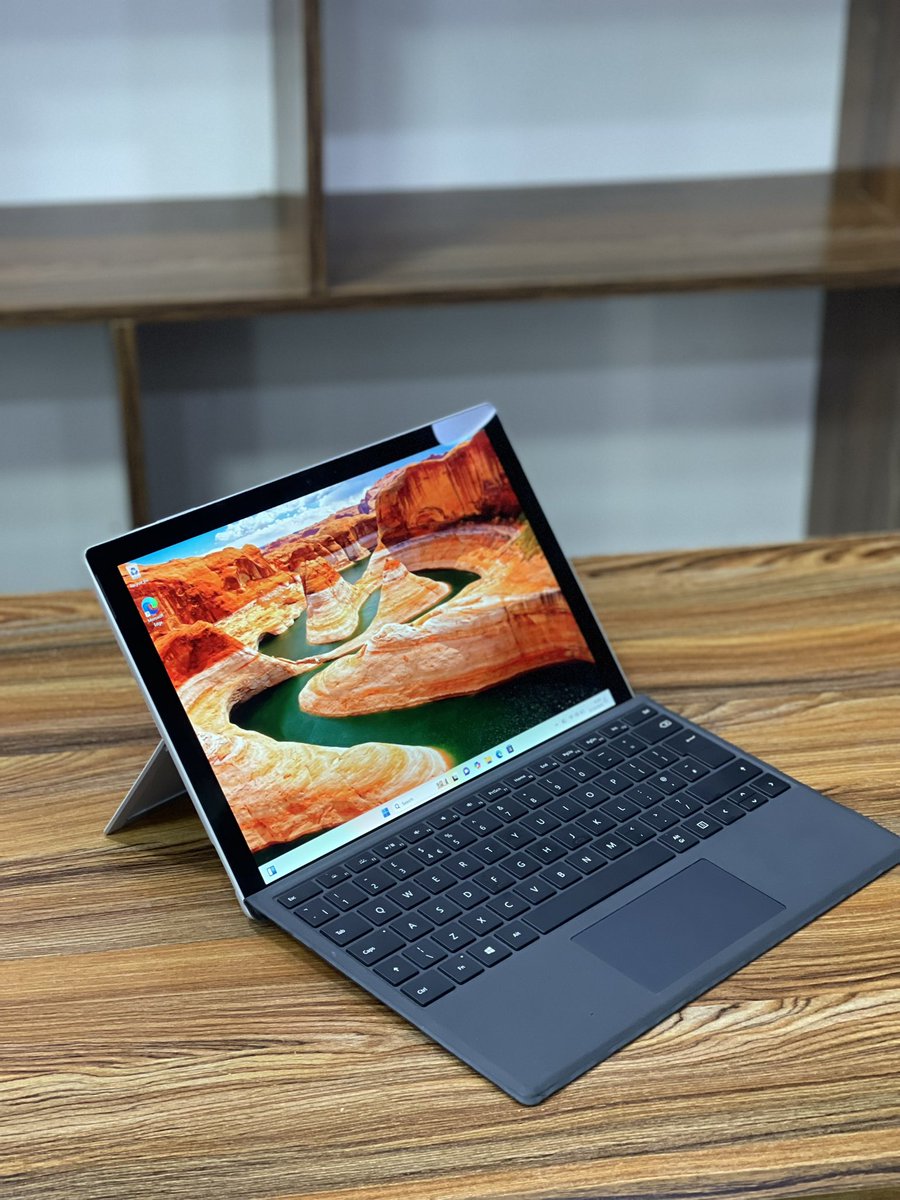 modernrow_games's tweet image. Microsoft Surface Pro 5

7th Gen  Core i5 7300U 
2.6 GHz Base @ 4CPUs
8GB  RAM || 256GB SSD  
12.3” PixelSense™️ Display
Resolution: 2736 x 1824 (267 PPI) TOUCHCSREEN || Inbuilt modem
Detachable Keyboard with Light

🌹Ghc 3100