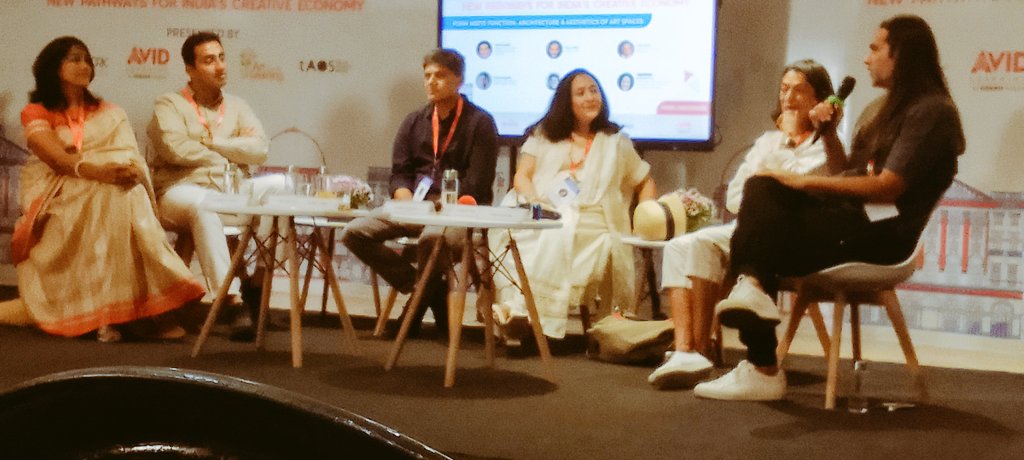 RonitaTorcato's tweet image. #Avid&apos;s panel : Oormi Kapadia, #Architect &amp;amp;co founder PLURAL, Adil Dholakia Director Five Cross architects,Rahul Gore,Partner studio OPOLIS LLP, Sadhana Rao, Member, @FICCI #Tourism &amp;amp; #Culture Committee, Elsie Nanji, Creative&amp;amp; #Design Consultant, Arjun Malik, Partner, IF,BE