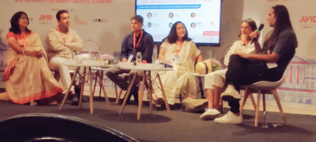 RonitaTorcato's tweet image. #Avid&apos;s panel : Oormi Kapadia, #Architect &amp;amp;co founder PLURAL, Adil Dholakia Director Five Cross architects,Rahul Gore,Partner studio OPOLIS LLP, Sadhana Rao, Member, @FICCI #Tourism &amp;amp; #Culture Committee, Elsie Nanji, Creative&amp;amp; #Design Consultant, Arjun Malik, Partner, IF,BE
