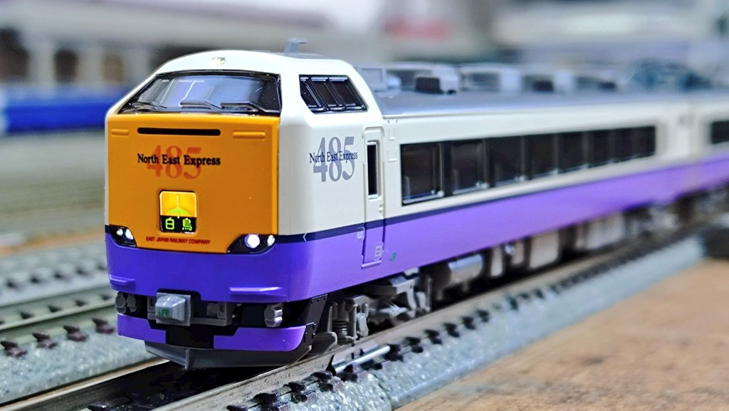 TOMIXの485系3000番台(白鳥)が入線しました。 実車は1996年に登場した