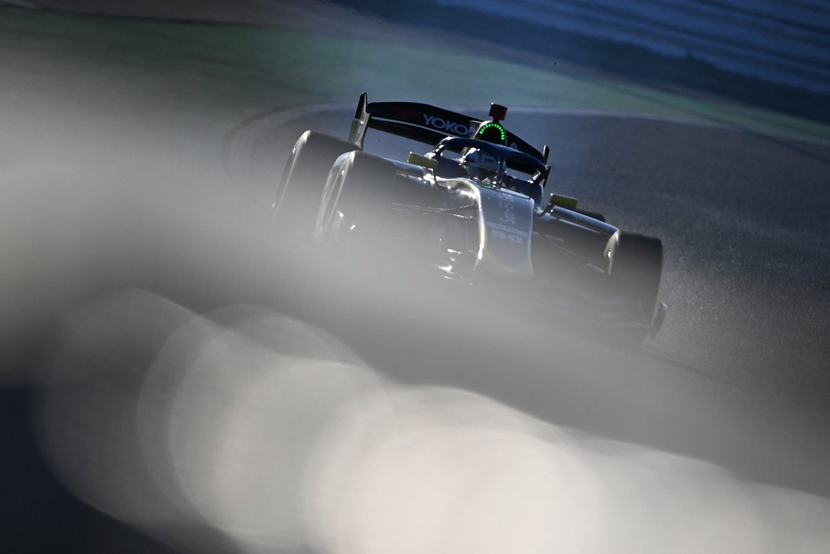 今シーズンのスーパーフォーミュラは全て終了しました。

最終戦は9位でポイントゲット
もっと上で戦いたい、もっと自分の力を示したい。
同期に先越されてこのままにはさせない。

#SFormula #Honda #bmaxracingteam