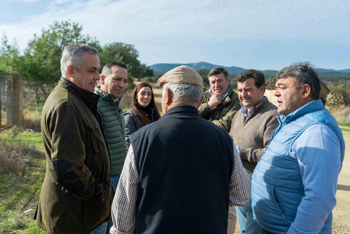 equipo104ever's tweet image. &quot;Crónicas de Extremadura&quot;.
🇪🇸

El Diputado nacional de @vox_es, @rchamode, ha anunciado que su partido presentará y defenderá esta misma semana en la Comisión de Agricultura del Congreso una PNL para exigir la ejecución inmediata del proyecto de regadío de Tierra de Barros,…