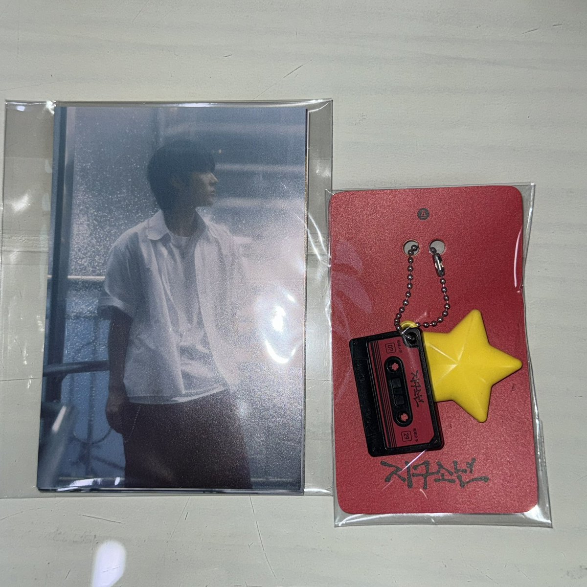 wtmpzeus's tweet photo. 드래곤포니 지구소년 쇼케이스 엽서세트 + 키링 양도 합니다! 
엽서 + 키링 set 2.7 sell⭕️
디엠주세요!

안태규 편성현 권세혁 고강훈 드래곤포니 드포니 지구소년 팝업 낫아웃 쇼케이스 쇼케 https://t.co/F5vAiAVPvB