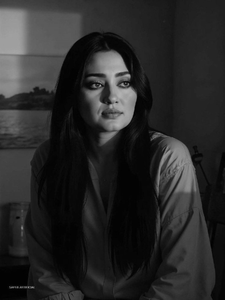 menavisualss's tweet image. Iraqi artist Laila Al-Attar (1944-1993) 🇮🇶

Laila Al Attar was one Iraq’s most respected and influential artists in the 80s. Layla was murdered alongside her husband by a U.S Missile attack that targeted the house she resided in.

📷: sapra_artificial